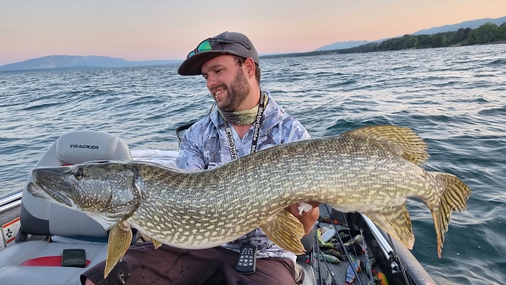 Guidage de pêche au lac Léman brochet